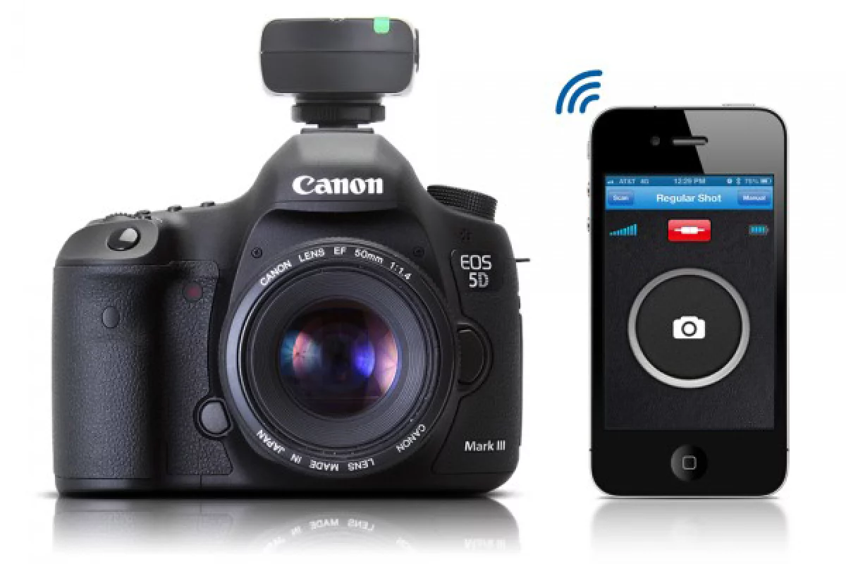 The Satechi Bluetooth Smart Trigger brings wireless DSLR control to smartphones