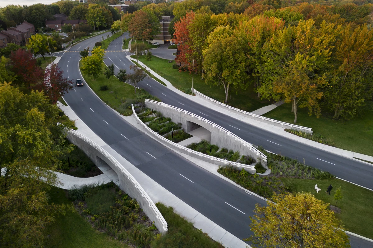 The Darwin Bridges project was constructed using concrete containing recycled glass equivalent to 70,000 wine bottles