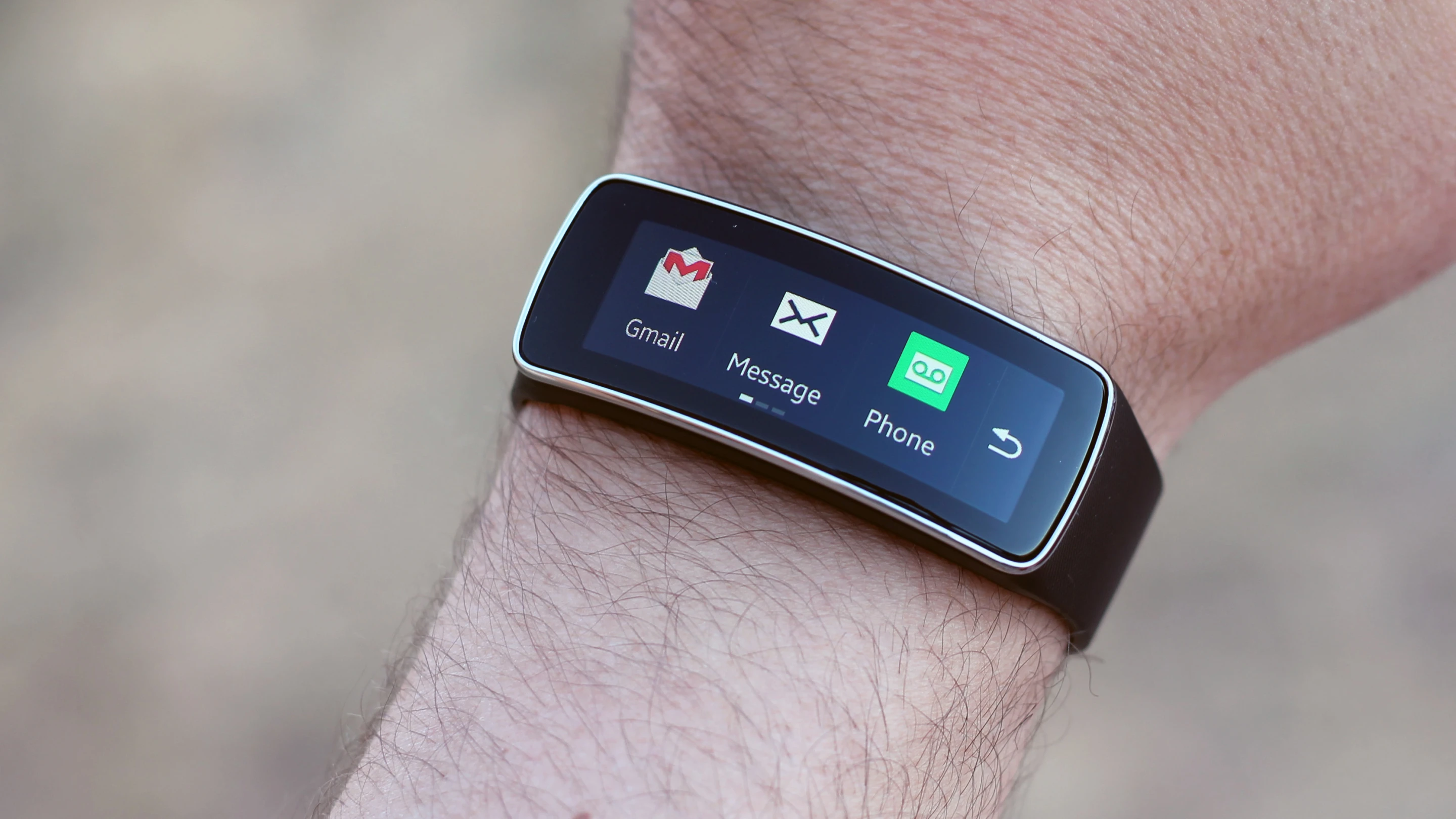 You can scroll through recent notifications on the Gear Fit