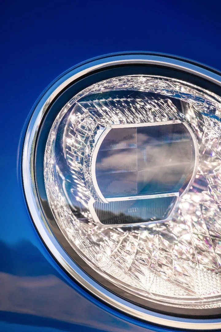 The crystal-effect of the Continental GT headlamps could have been lifted straight from a concept car