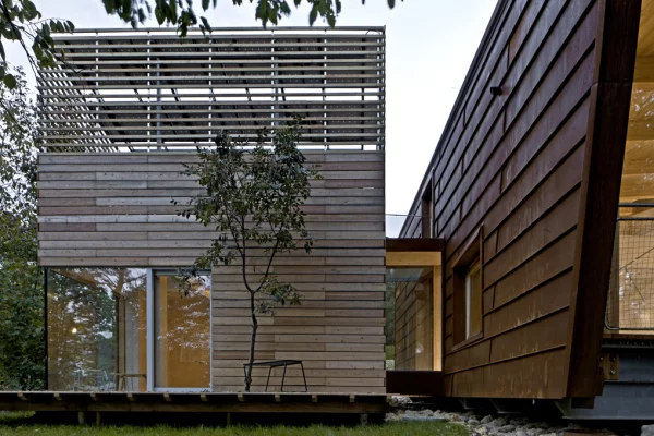 The Tvzeb home combines the use of recycled materials and wall and roof insulation which came from 40,000 recycled plastic bottles