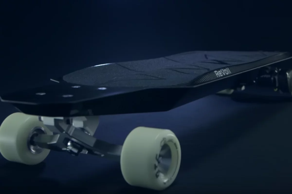 Revoll C1N electric skateboard