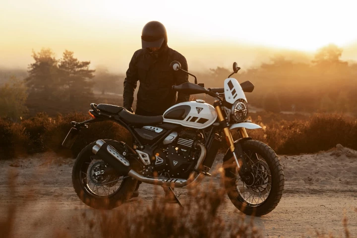 The Triumph Scrambler 400 XC is a new trim that offers a more off-road-ready alternative to the conventional Scrambler 400 X