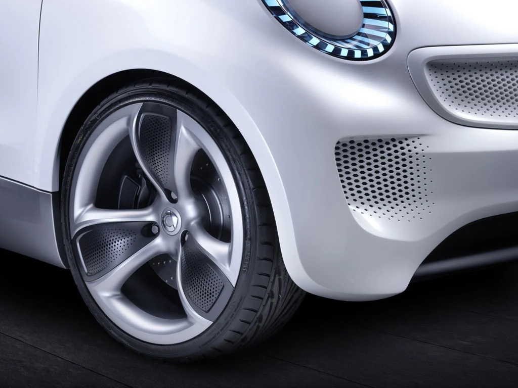 Even the wheels have a Crossblade look