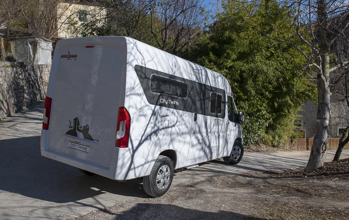 The Wingamm City Twins comes with a 3,800-mm (150-in) wheelbase