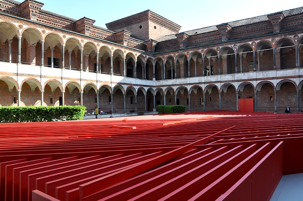Polish-American architect Daniel Libeskind presented his "Future Flowers" exhibit made from two kilometers of red steel panels (Photo: Edoardo Campanale/Gizmag.com)