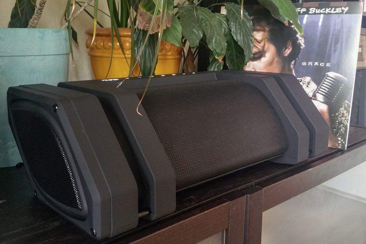 Review Nyne Rock portable Bluetooth boombox