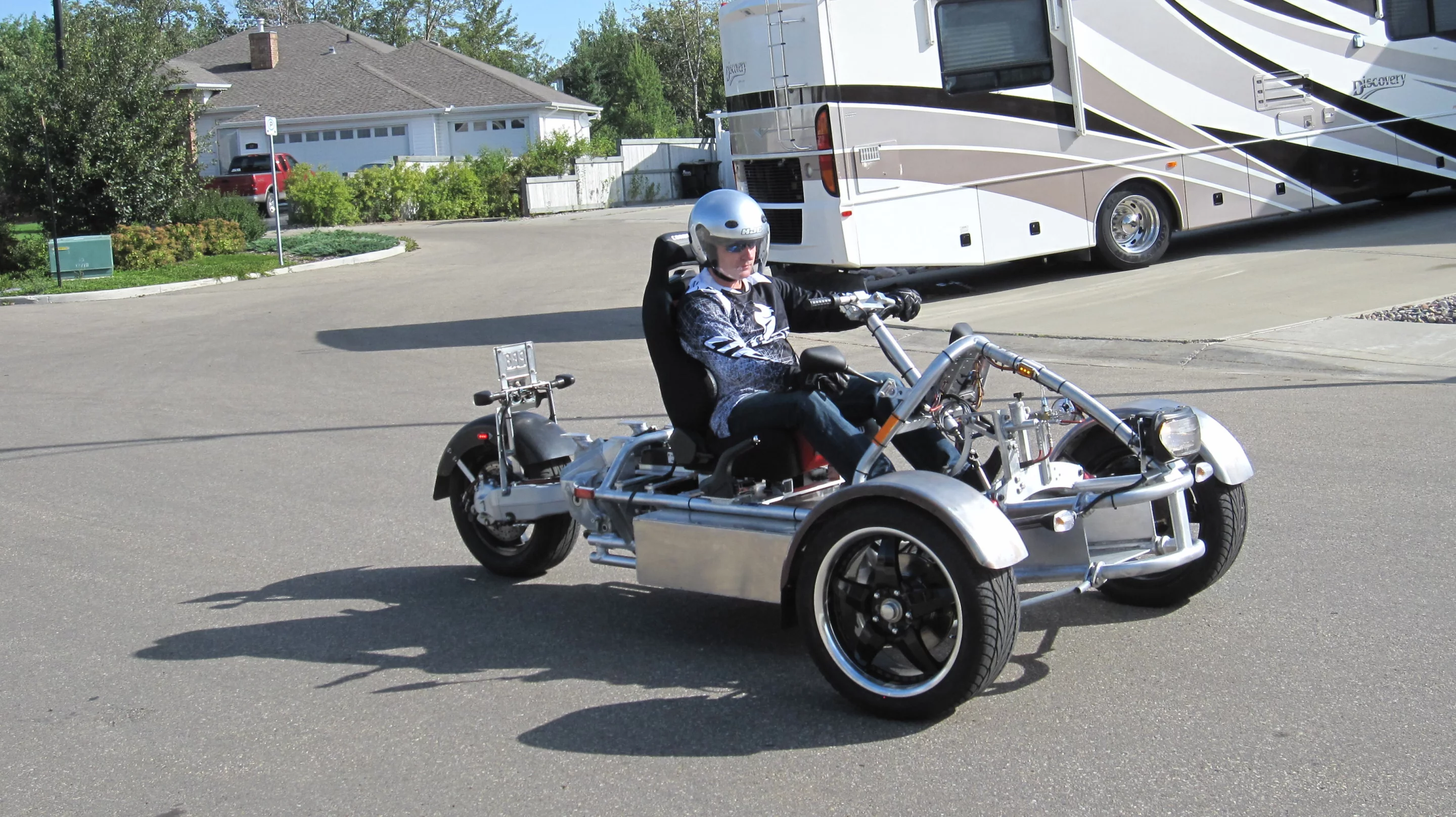 The Lithium Hawk three-wheeled homebuilt electric vehicle (Photo: Nap Pepin)