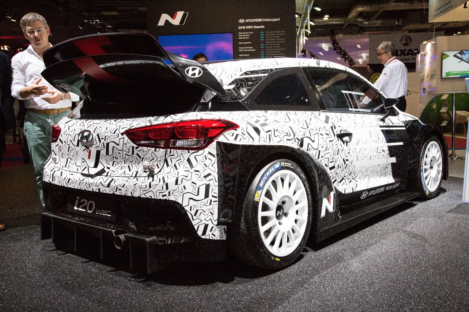 The patterned paintwork on the i20 concept is a classic trick to hide the lines beneath