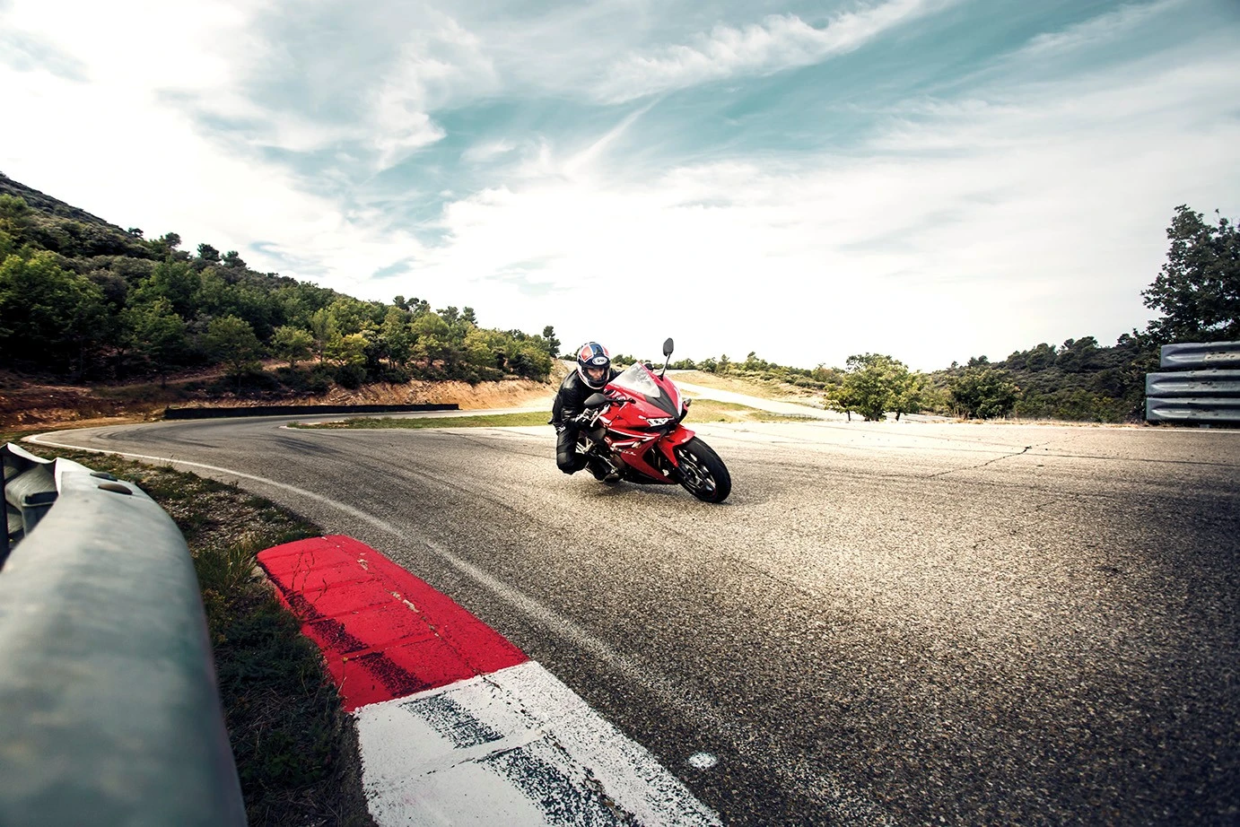 The Honda CBR500R features a selection of upgrades designed to enhance both every day practicality and sport riding efficiency