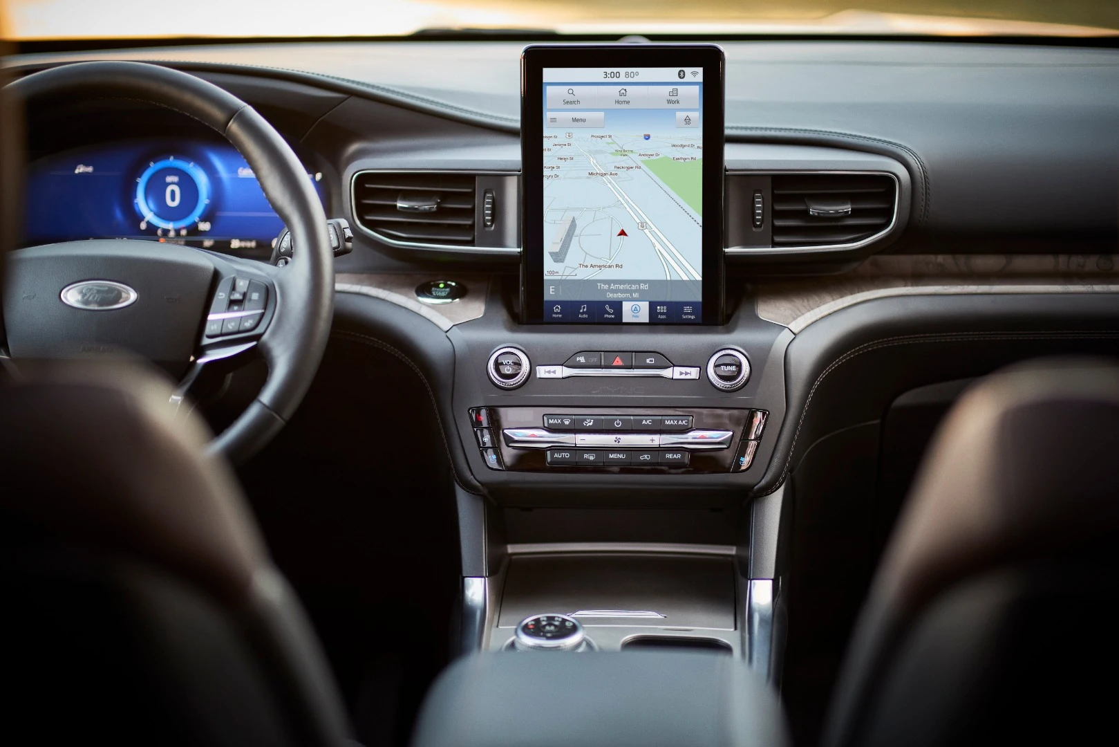 The large touchscreen can be used full-screen (shown) or in split-screen mode to show two things at once