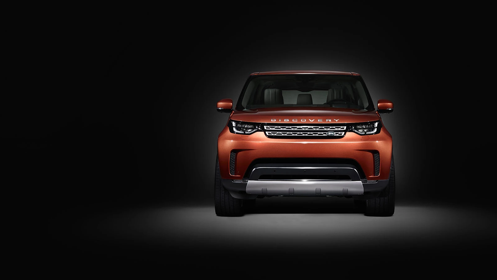 This is Land Rover's first teaser image of the new Discovery