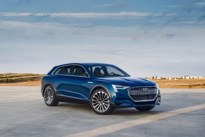 The new SUV EV will fit between the large Audi Q7 and the midsize Audi Q5, making us guess that the model designation could be Audi Q6 e-tron