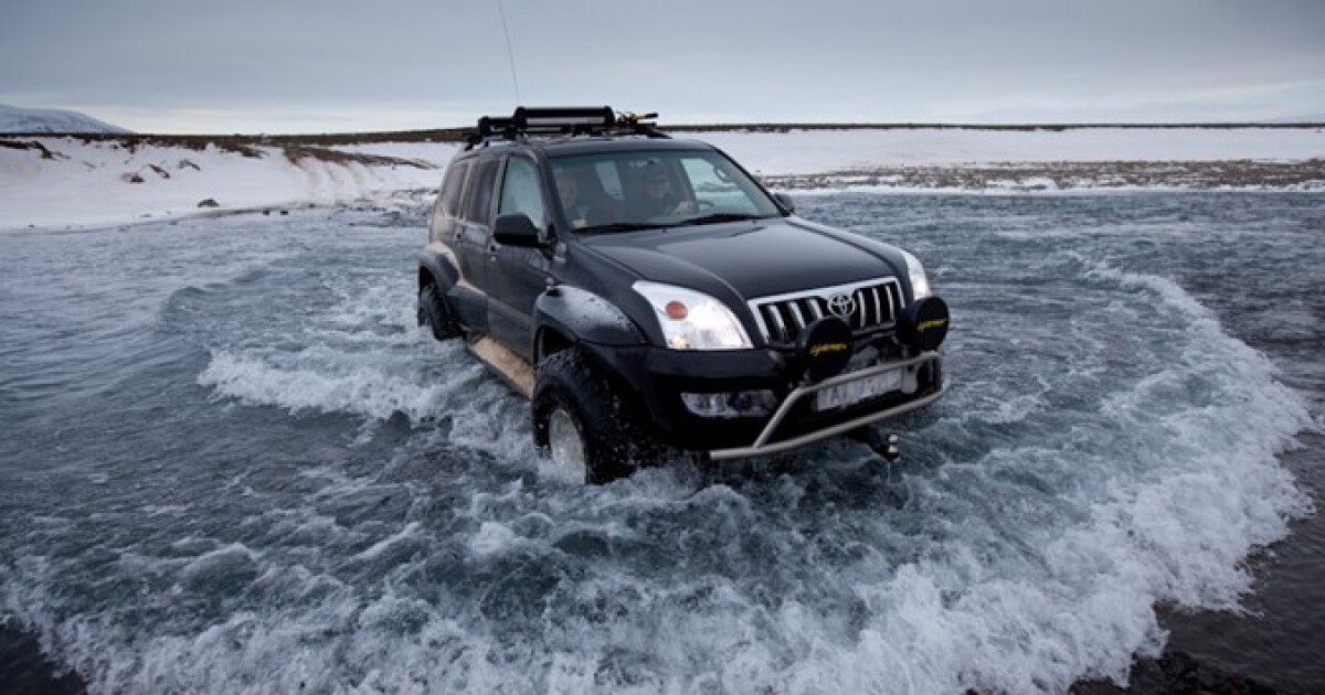 Arctic Trucks 4WD adventures on the Icelandic Tundra