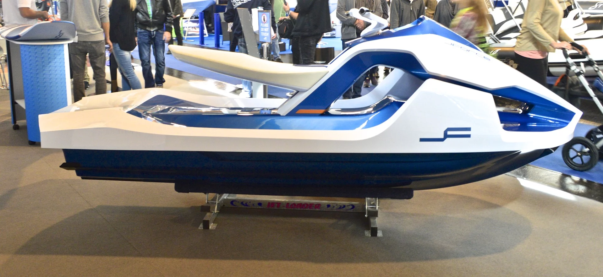 J-Force shows its eJet concept at Interboot 2015