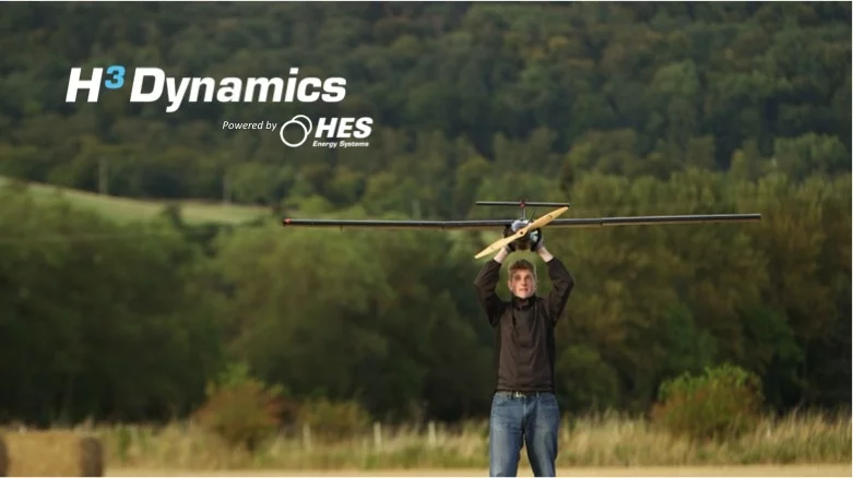 The carbon fiber-bodied Hywings drone weighs 7 kg (15 lb), and can be launched from the ground by hand
