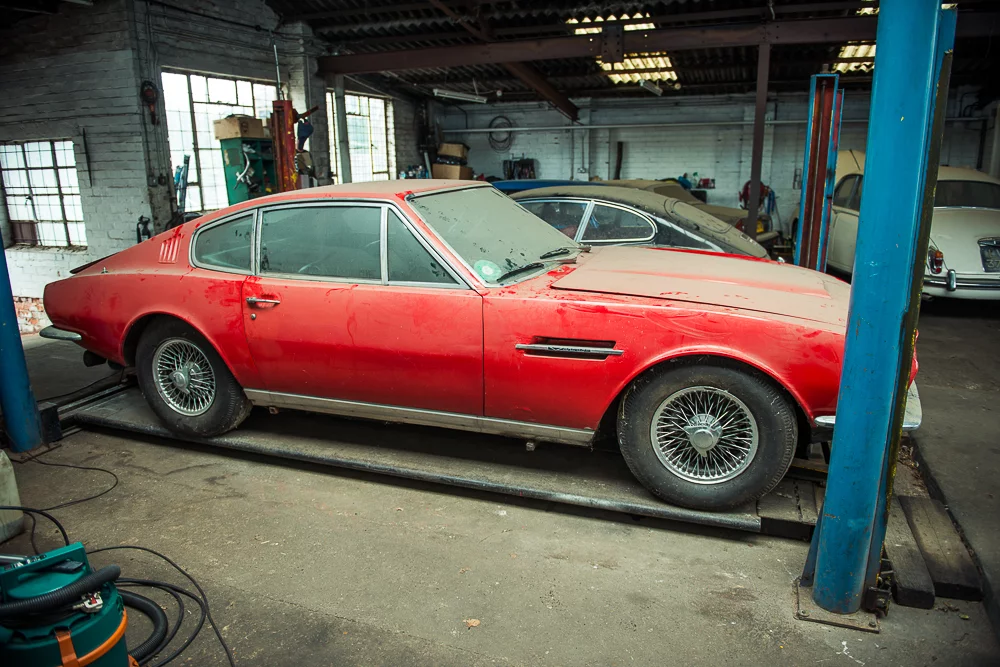 1969 Aston Martin DBS Vantage was sold at the April 12 auction for £51,175 (US$85,575)