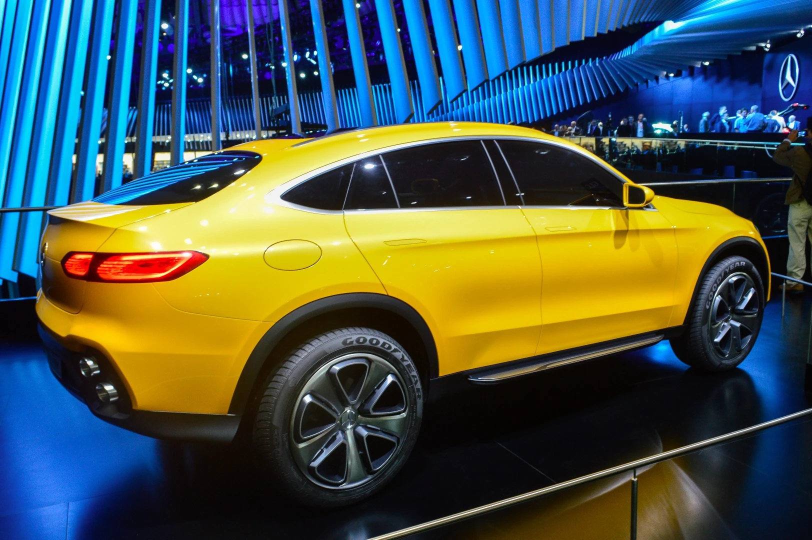 Mercedes shows a sportier, more compact SUV form