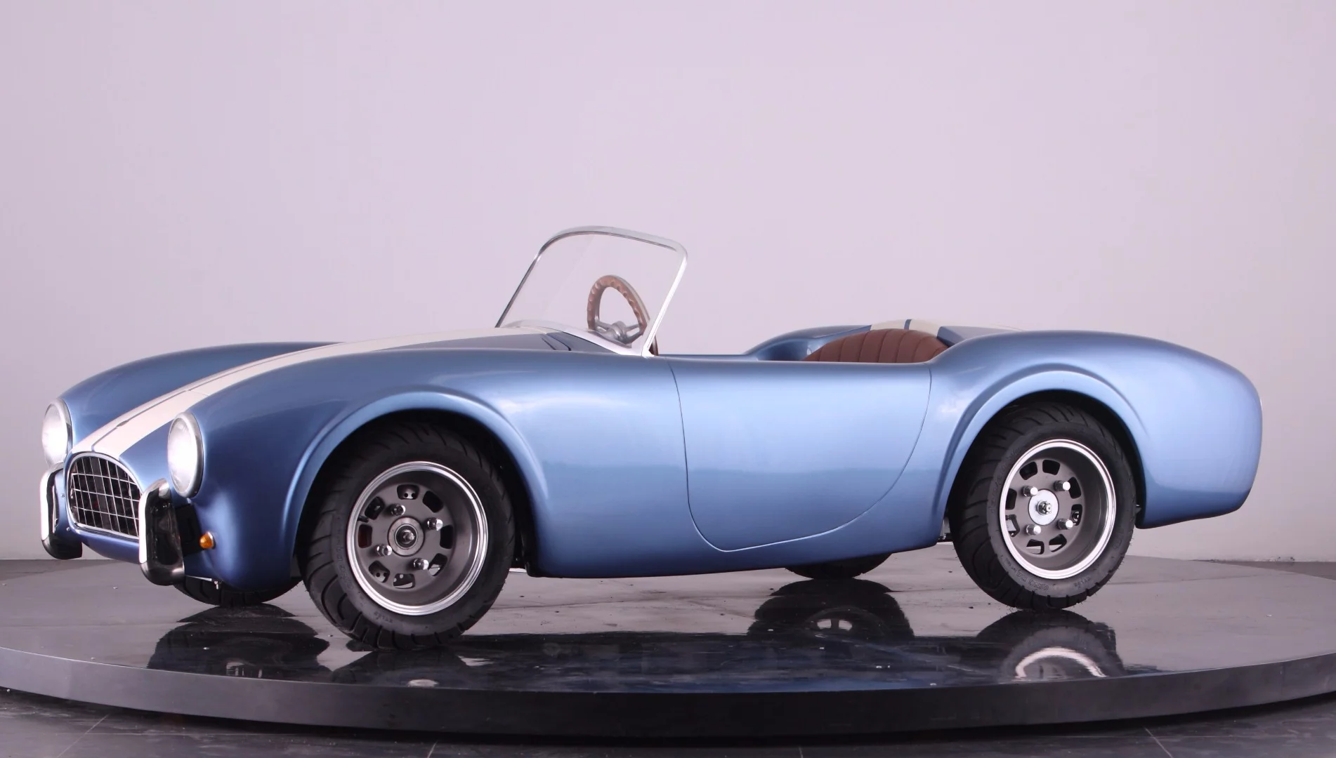 The ex-factory retail prices for the Cobra 289 is £7,999, US$12,399 or €11,299 depending on the customer 's preferred currency, with shipping costs on top of that