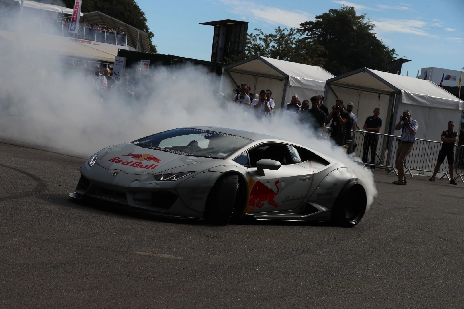 That's one tough-looking Lambo