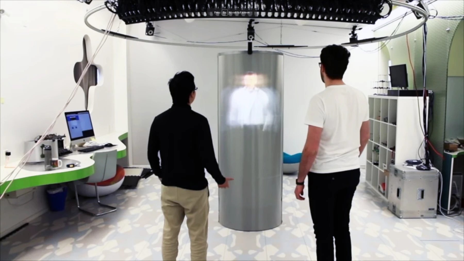 TeleHuman 2 supports multiple viewers looking from any angle
