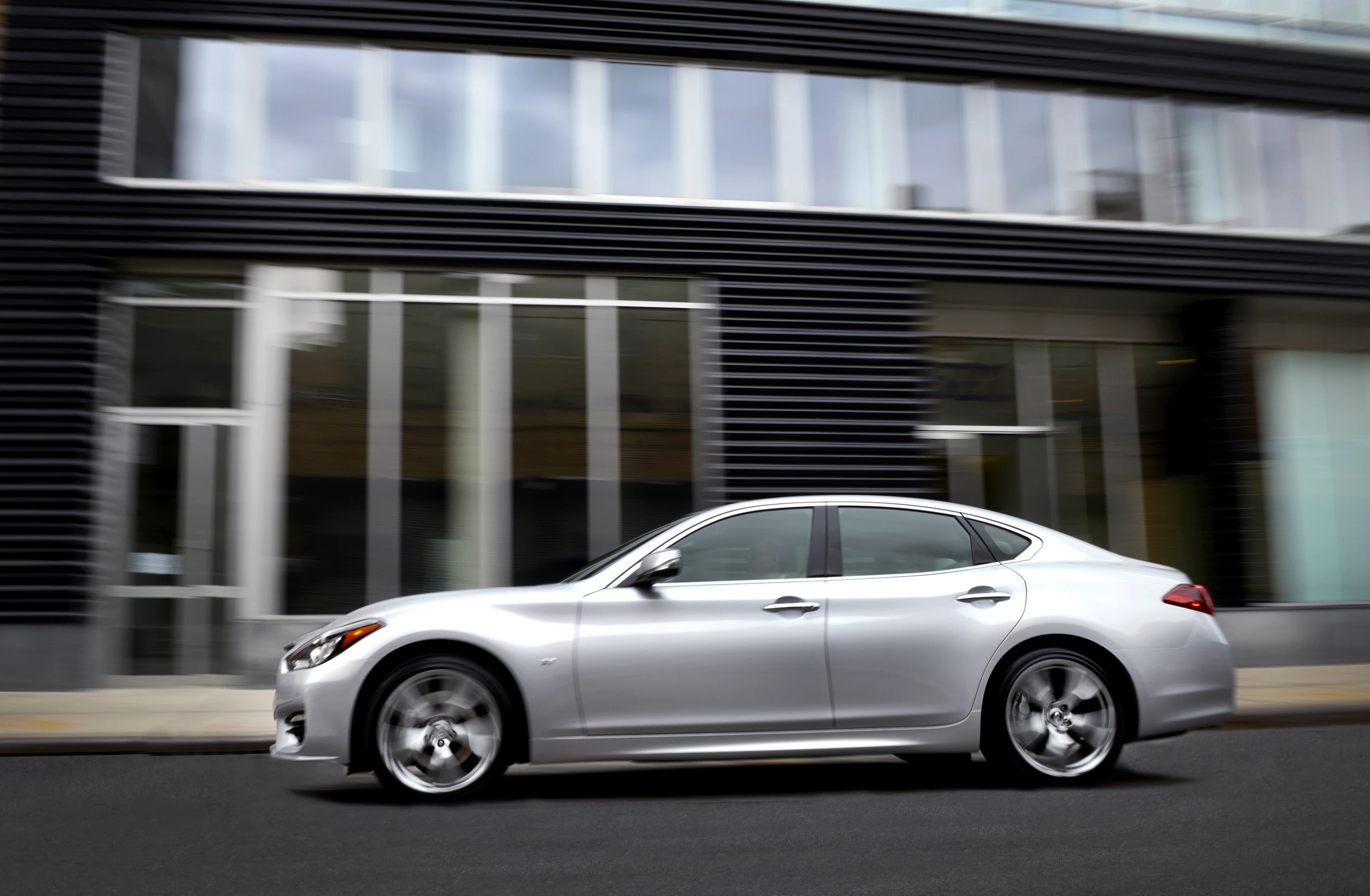 In short, the 2017 Infiniti Q70 is a thrill to drive and will not disappoint, yet it remains unobtrusive and calm in everyday situations