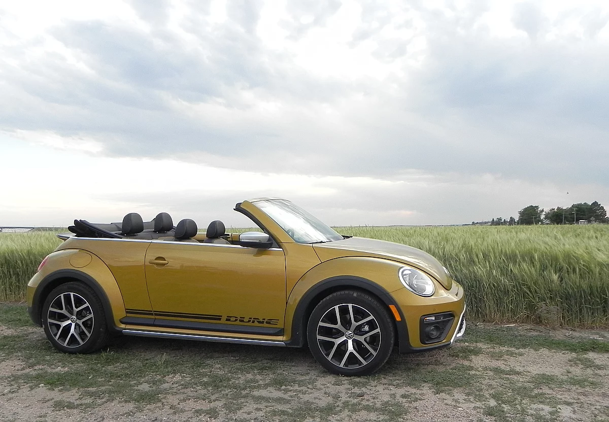 New side mouldings, changes to the bumpers, and accentuated ride height are the major changes made for the Beetle Dune model