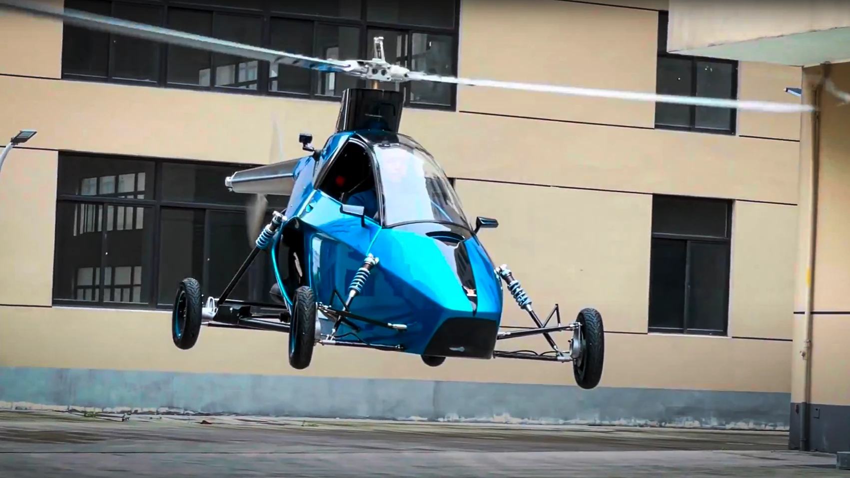 A road-going helicopter that handles like a go-kart and drives at highway speeds