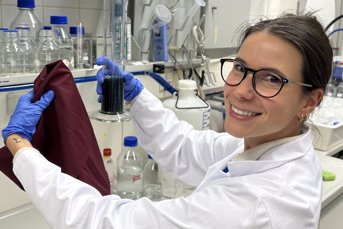 Simple solvent makes polycotton fabric completely recyclable