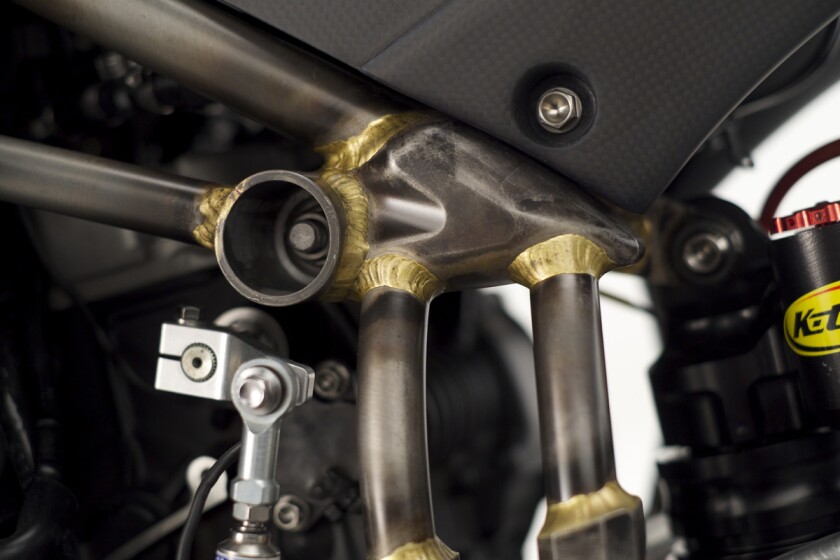 Spirit GP R: braze-welded chromoly steel tube frame