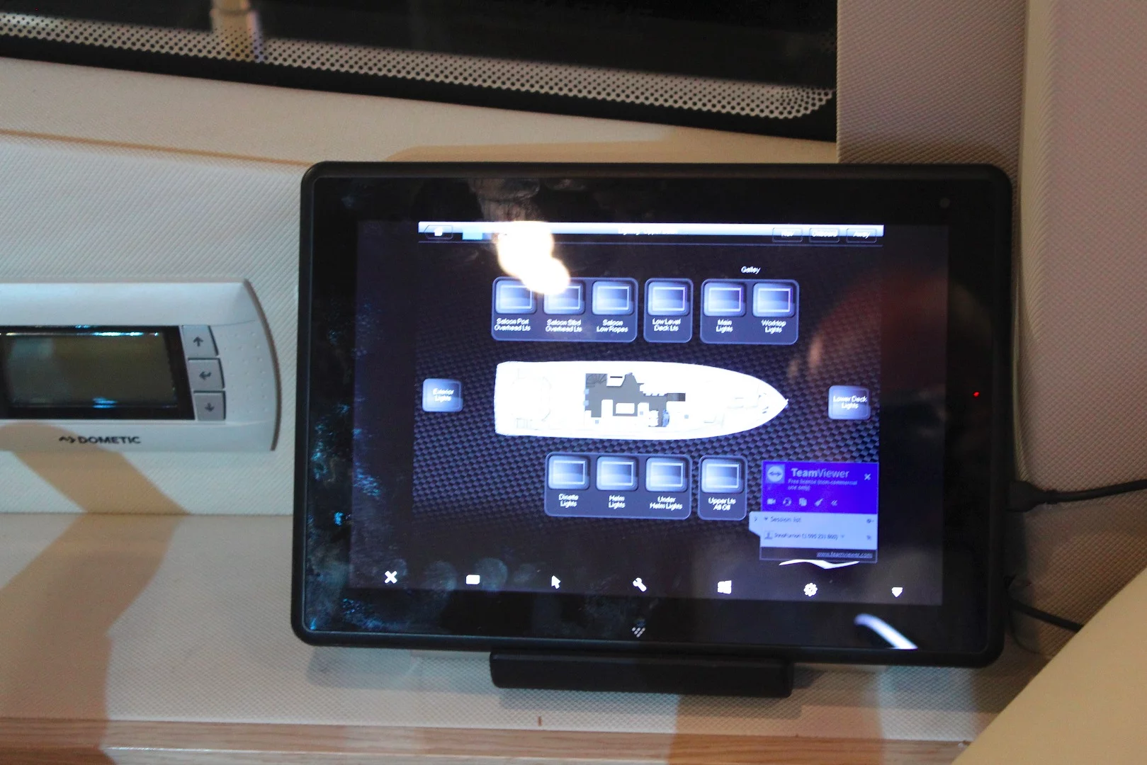 Controller display in the cockpit