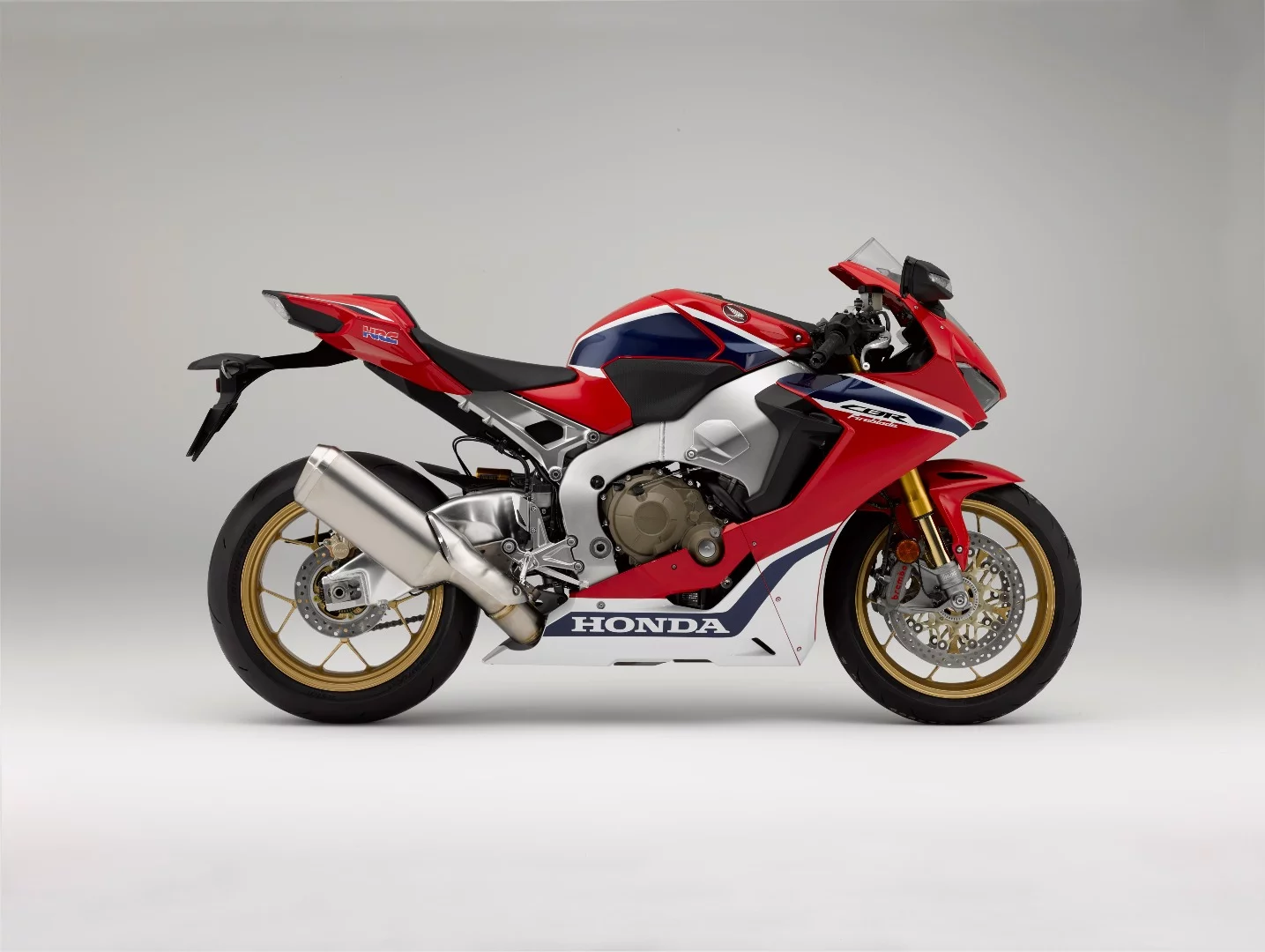 The fairings of the new Honda CBR1000RR Fireblade SP cover less area compared to the basic model