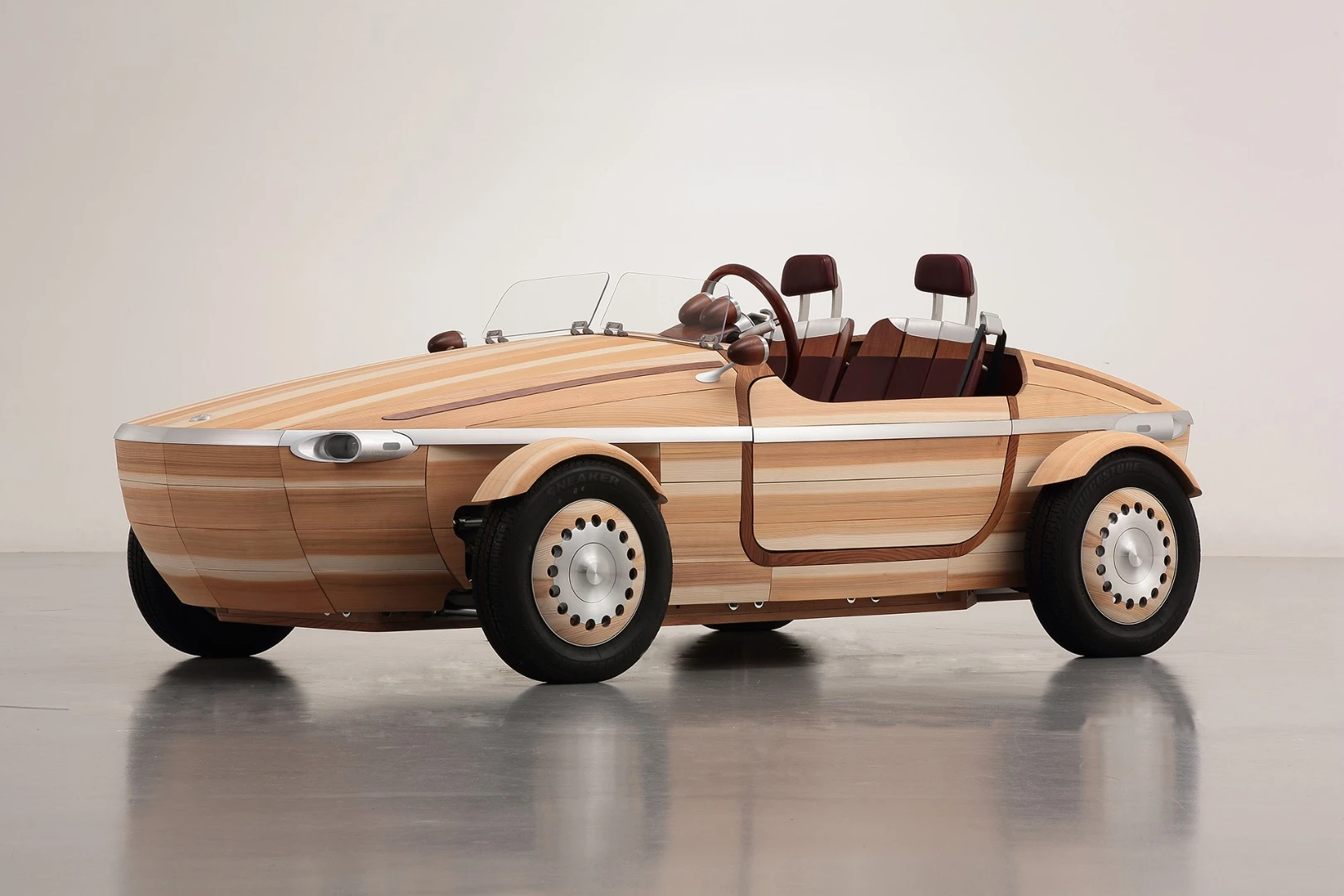 The Setsuna is a concept vehicle designed and built by Kenji Tsuji and his team of Toyota engineers