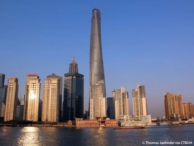 The tower features 128 floors and 420,000 sq m (4,520,842 sq ft) of floorspace