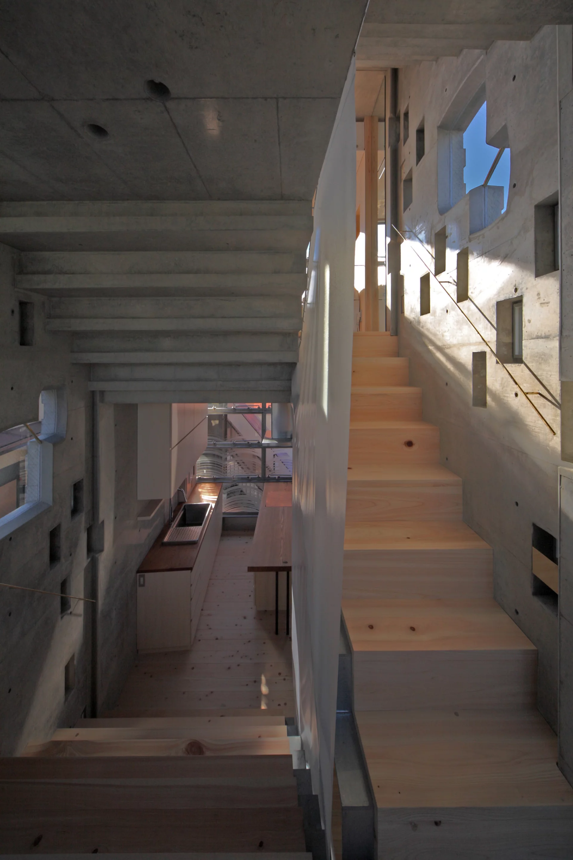 The house comprises a total floorspace of just 78 sq m (839 sq ft) (Photo: Ohno Shigeru)