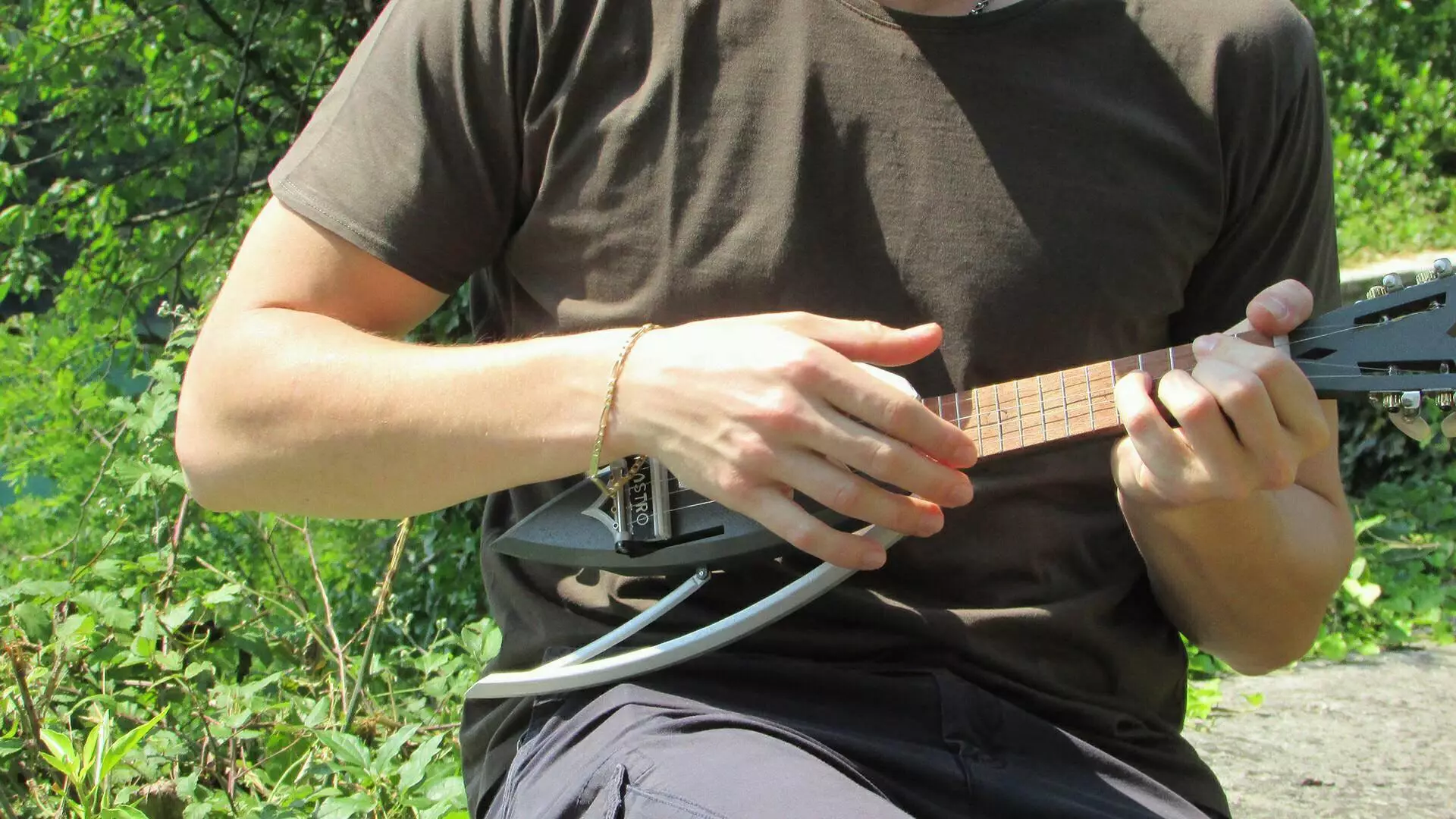 The Astro uke's ABS wings can be folded out for playing comfort