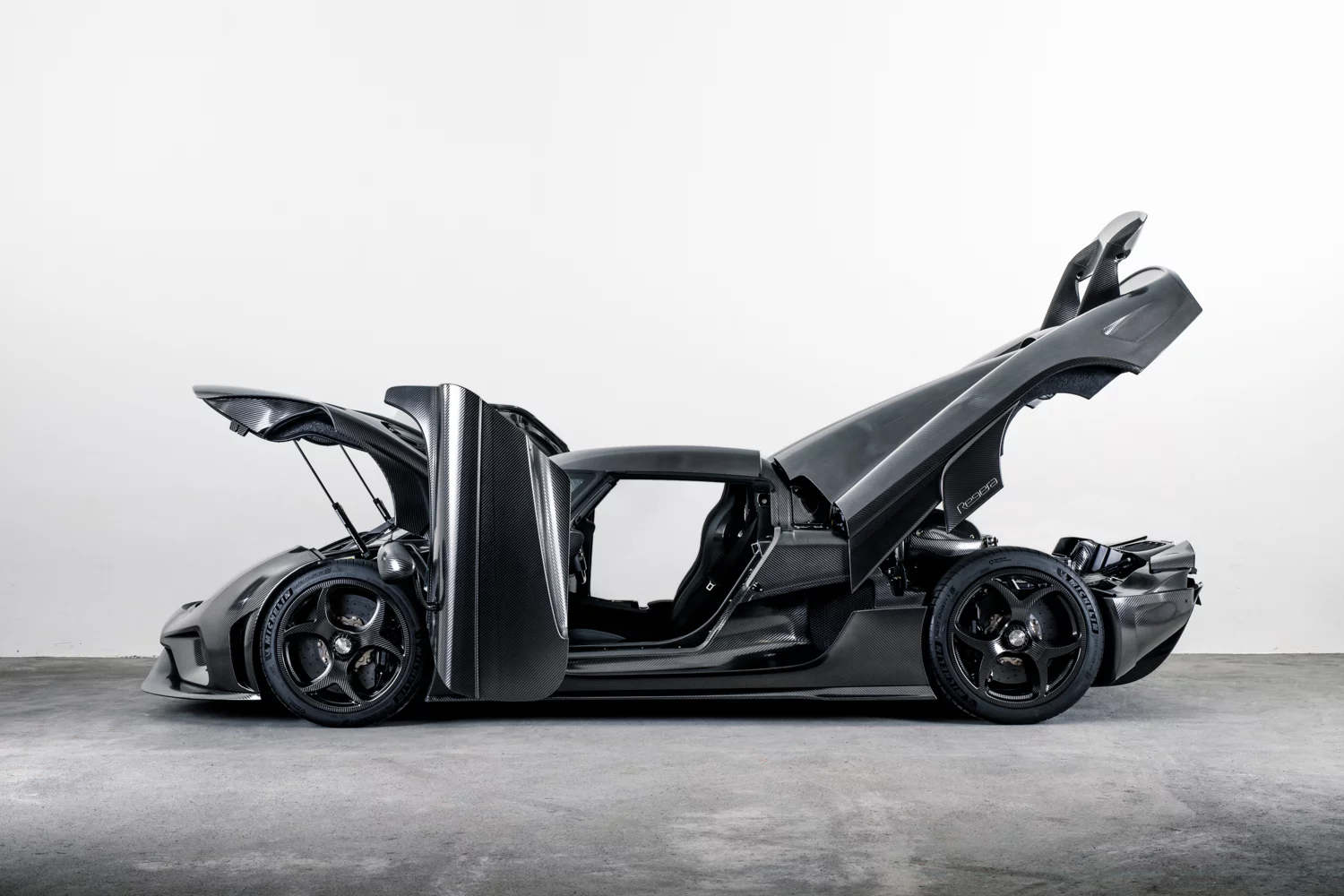 Koenigsegg's KNC Regera: showing off