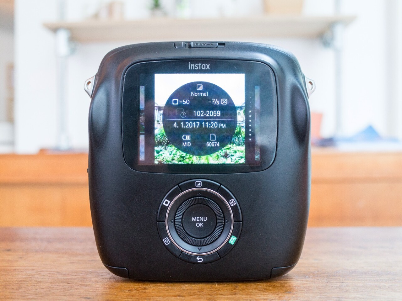 Users can check what filters are applied to images on the Fujifilm Instax SQ10 digital instant camera