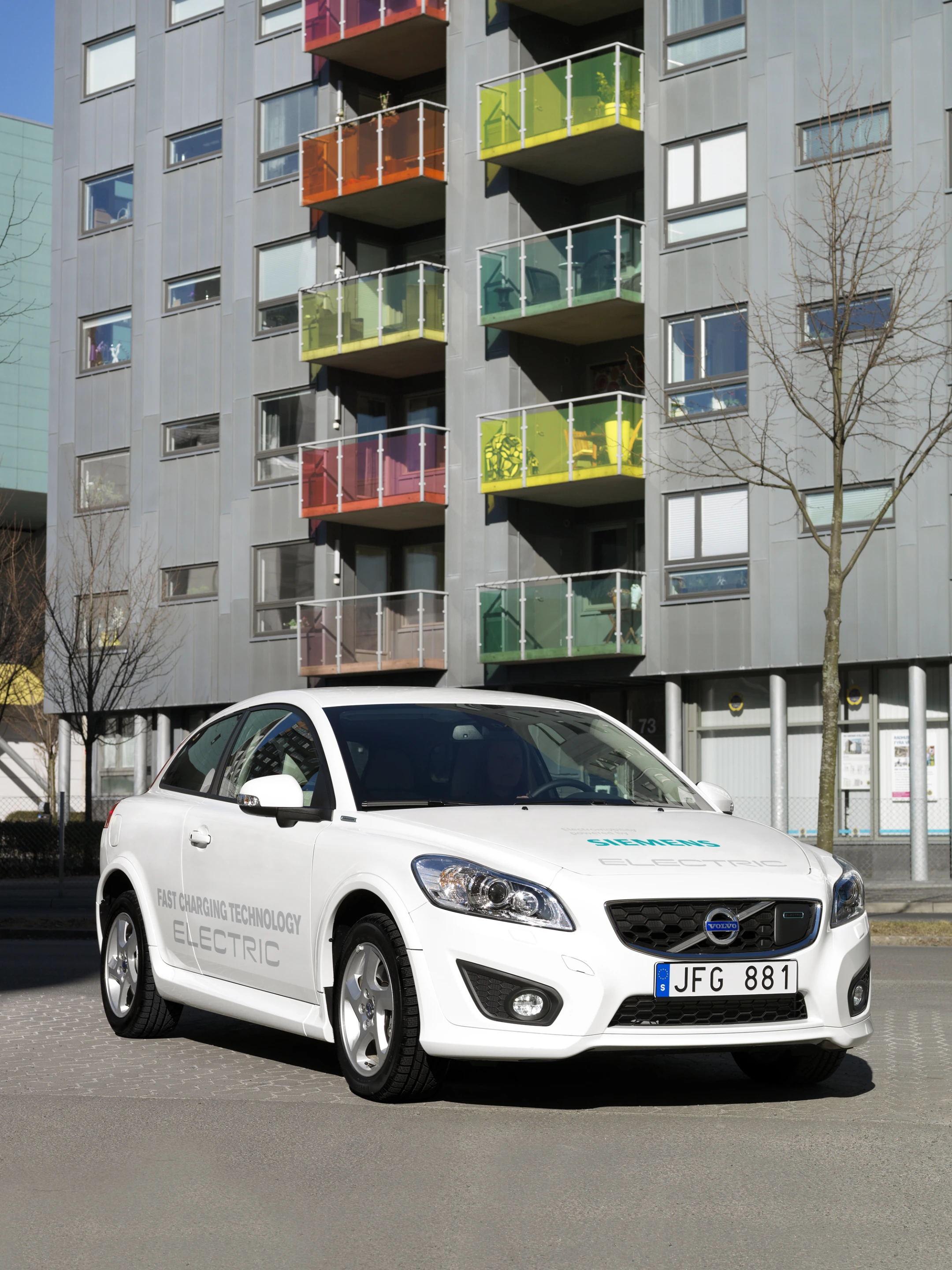 A quick 10-minute plug-in adds power for another 20 kilometers of driving