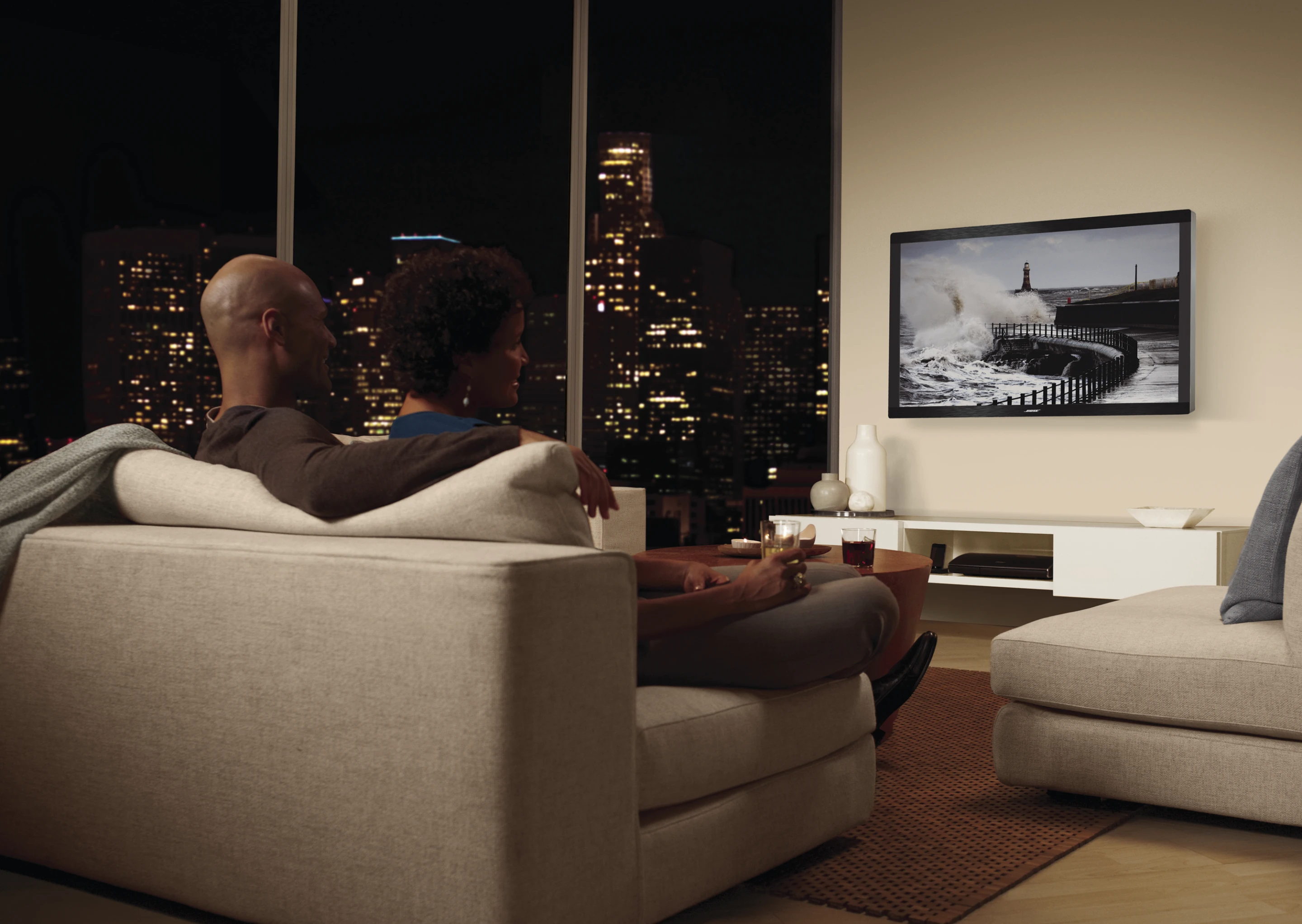 The VideoWave II is compatible with VESA wall mounts