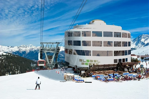 One of the proposed Skylifter-delivered prefab buildings