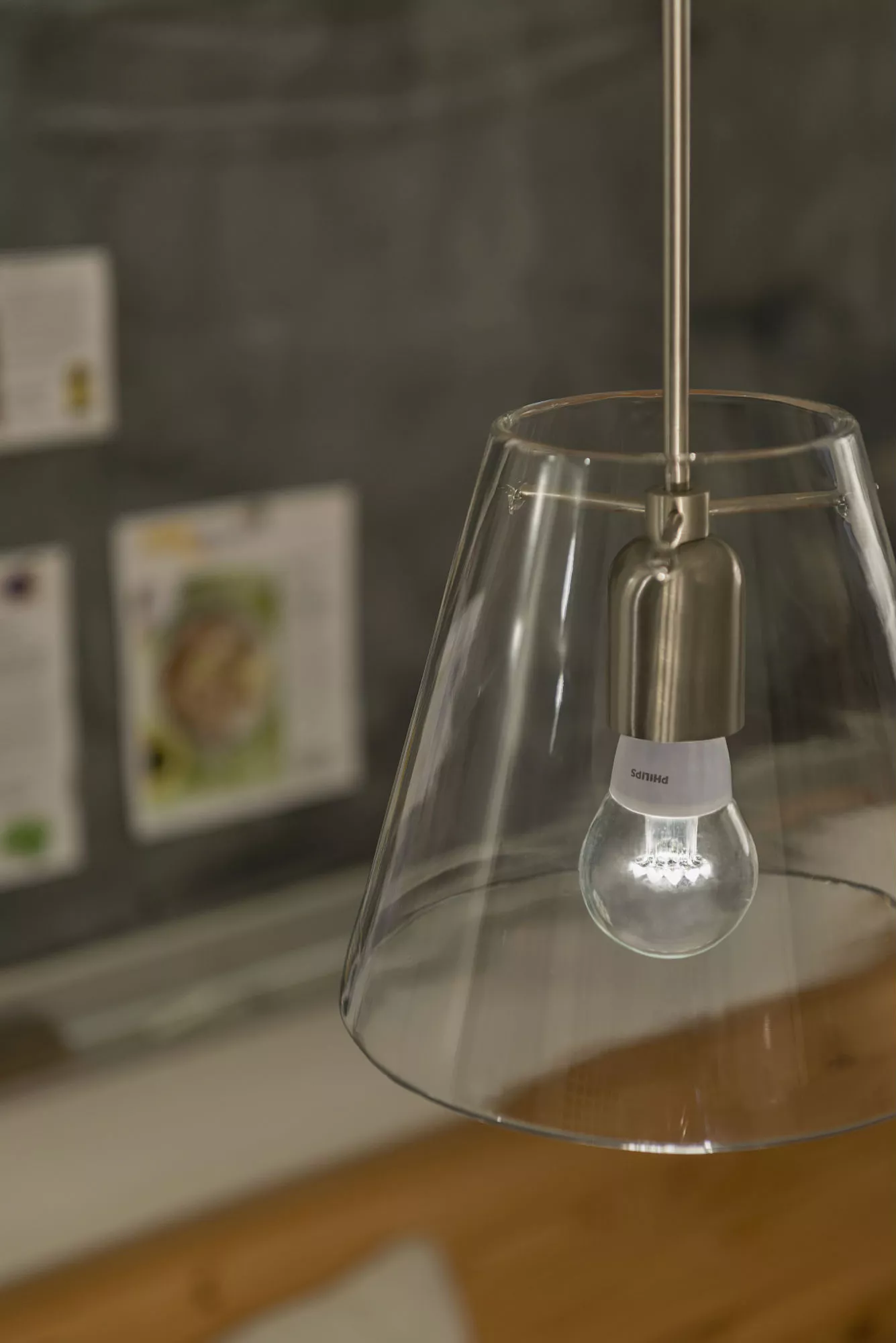 The new Philips clear LED bulb