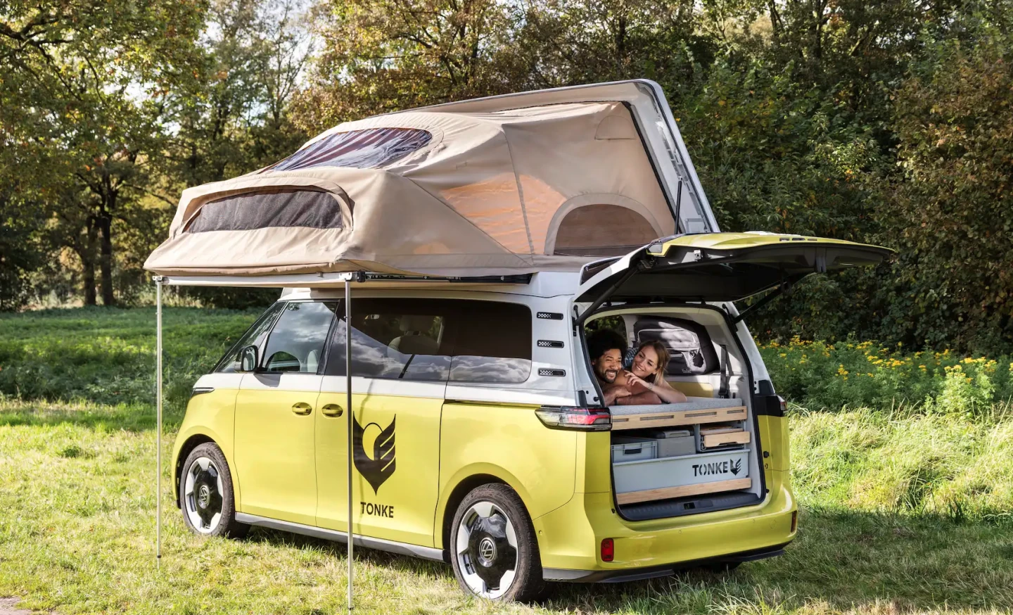With the Tonke roof, four adults can sleep inside the same VW ID. Buzz van but instead of being directly on top of each other like with a normal wedge pop-top, they're offset