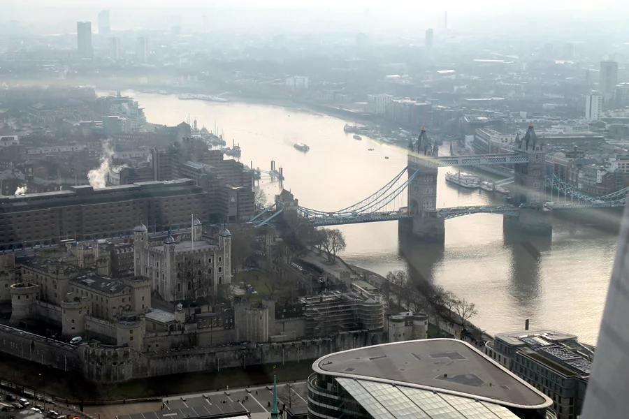 A view of the Tower of London and Tower Bridge from the Sky Garden (Photo: Stu Robarts/Gizmag)
