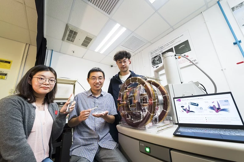 Dr Shen Yajing (middle) and fellow researchers behind the M-spray, Tan Rong (left) and Yang Xiong (right)