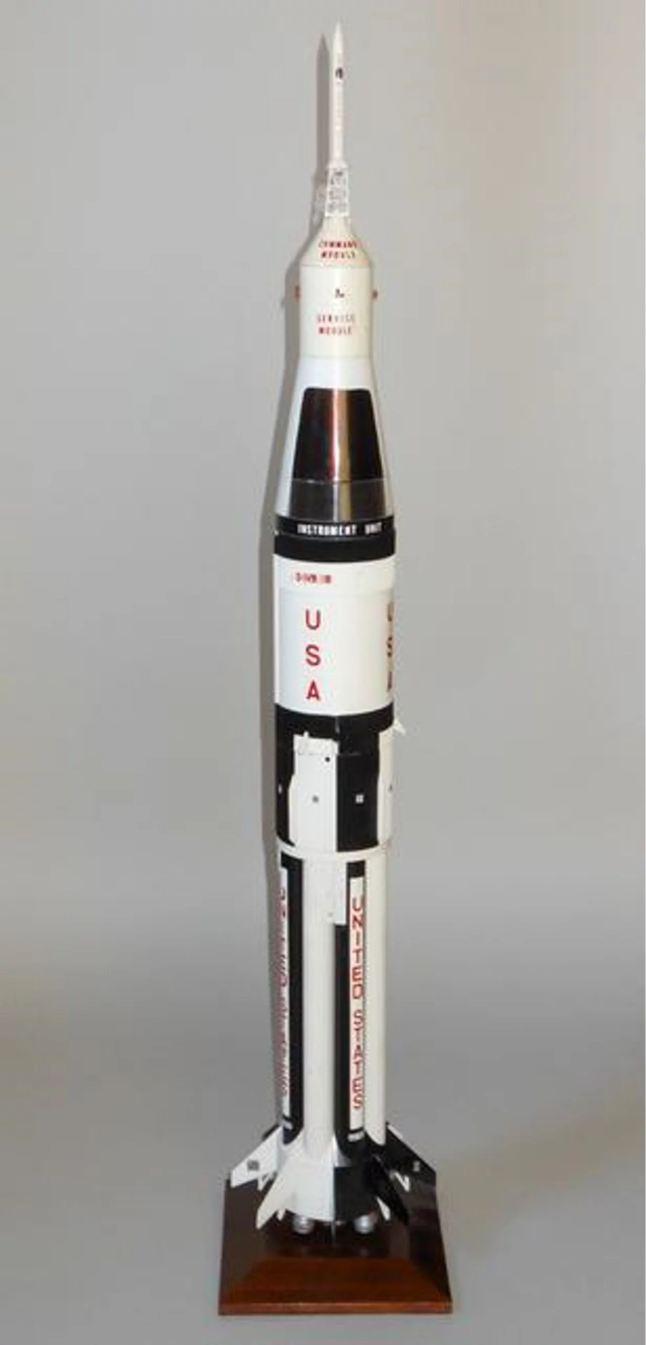 Model of a Saturn IB launcher
