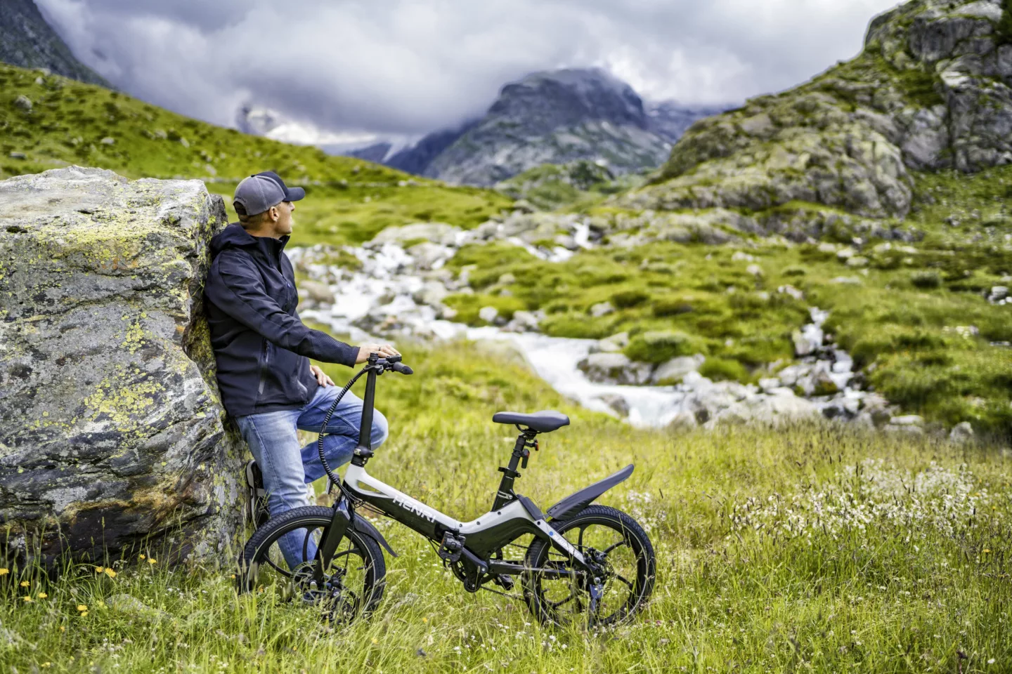 The Henri/Fiete/Fiene folding ebike features a 350-W rear-hub motor and 378-Wh battery combo for up to 20 mph over three assist levels and up to 45 miles of per-charge riding