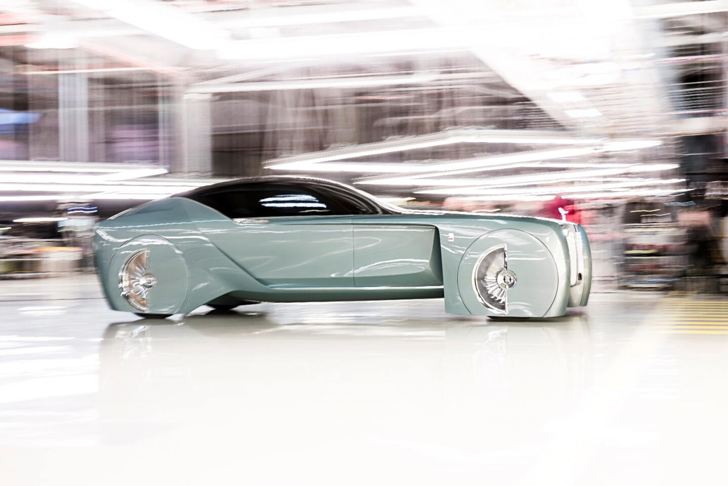 The body of the Vision Next 100 features an all glass clamshell top