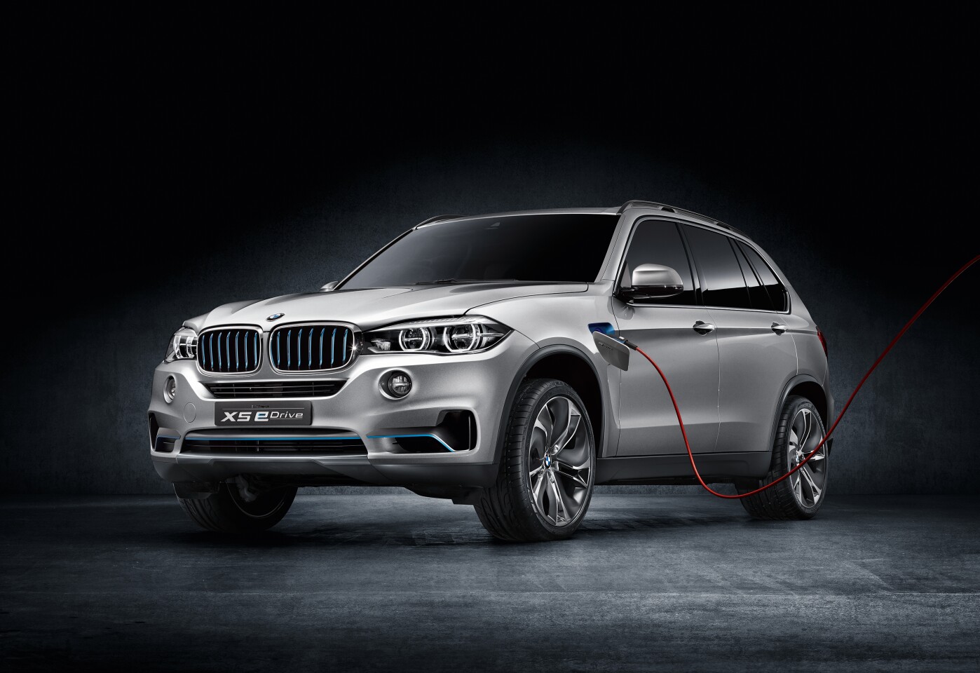 Charging the BMW Concept X5 eDrive