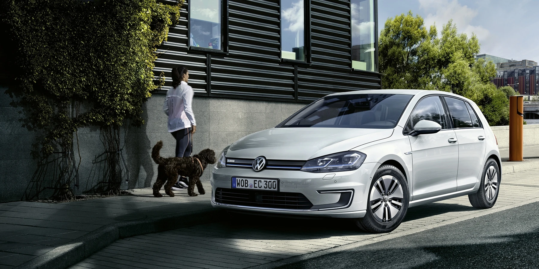 The 2017 VW e-Golf has a new lithium-ion battery, with a capacity of 35.8 kWh